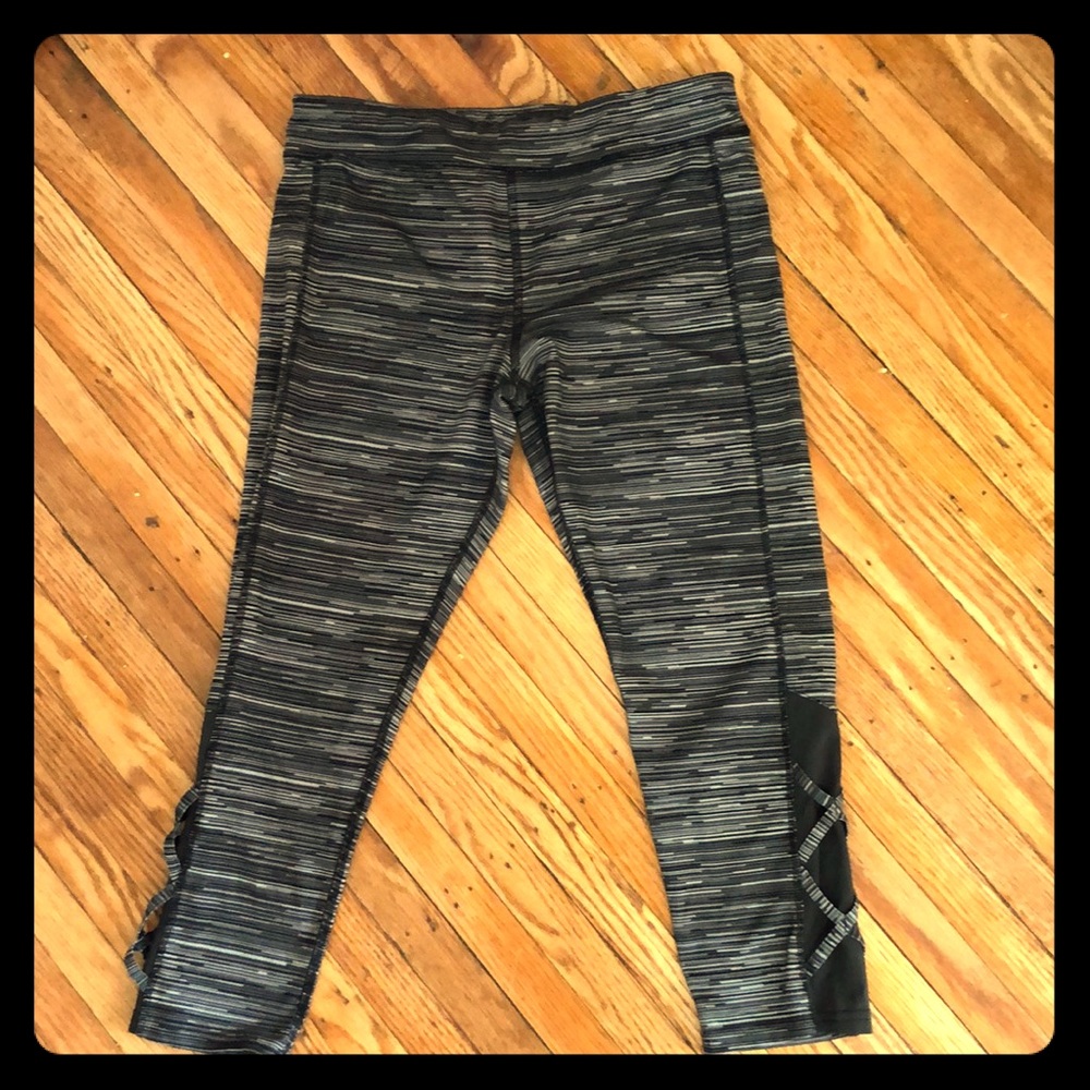 2 pairs of cropped leggings - girls sz XL / 14-16